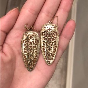 KENDRA SCOTT gold metallic earrings